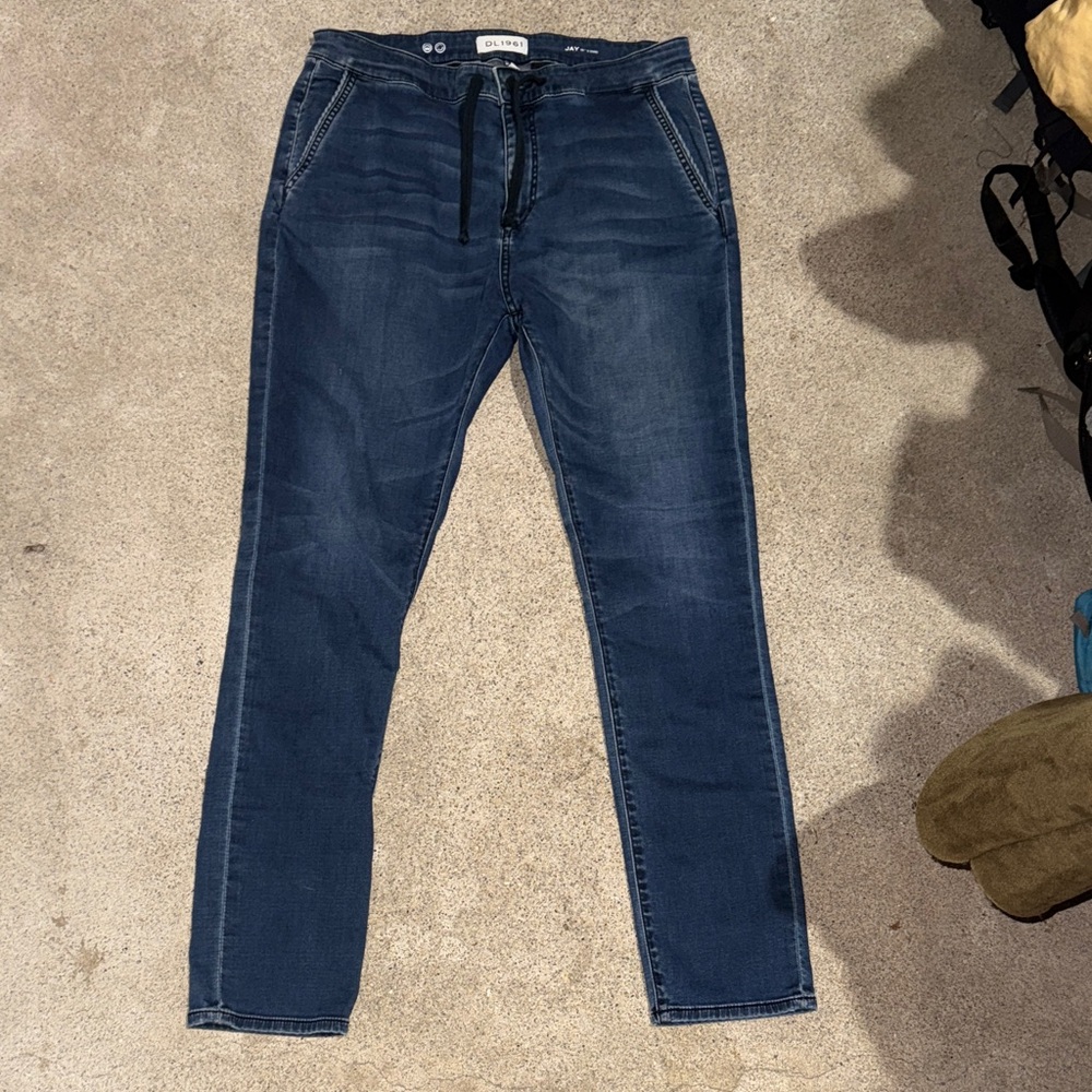 DL1961 Jay Track Chino